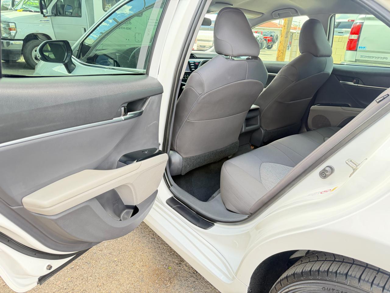 Toyota Camry XLE Auto (Natl) 2019