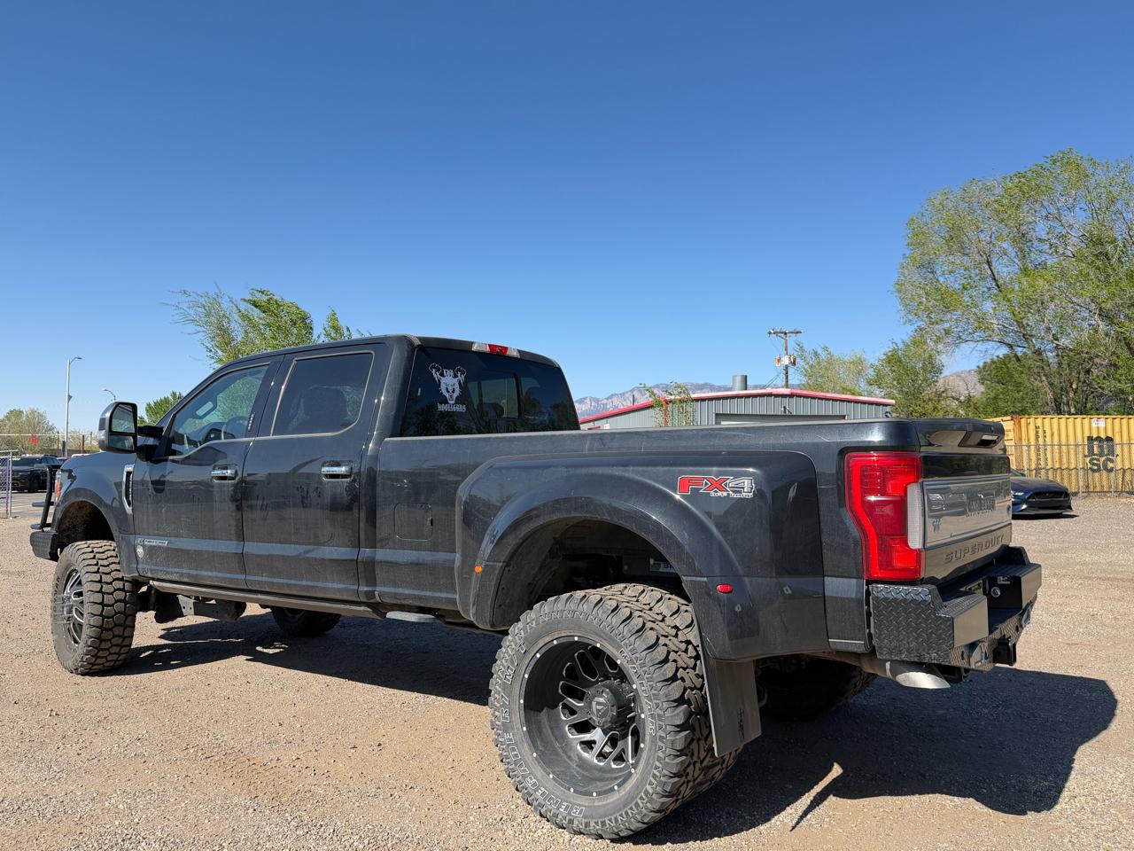 Ford Super Duty F-350 DRW King Ranch 4WD Crew Cab 8' Box 2018