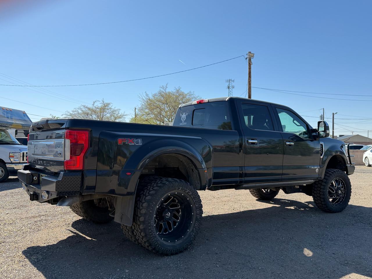 Ford Super Duty F-350 DRW King Ranch 4WD Crew Cab 8' Box 2018