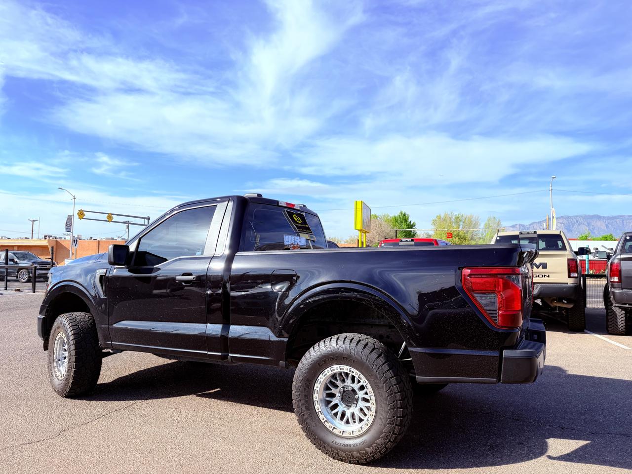 Ford F-150 XL 4WD Reg Cab 6.5' Box 2024