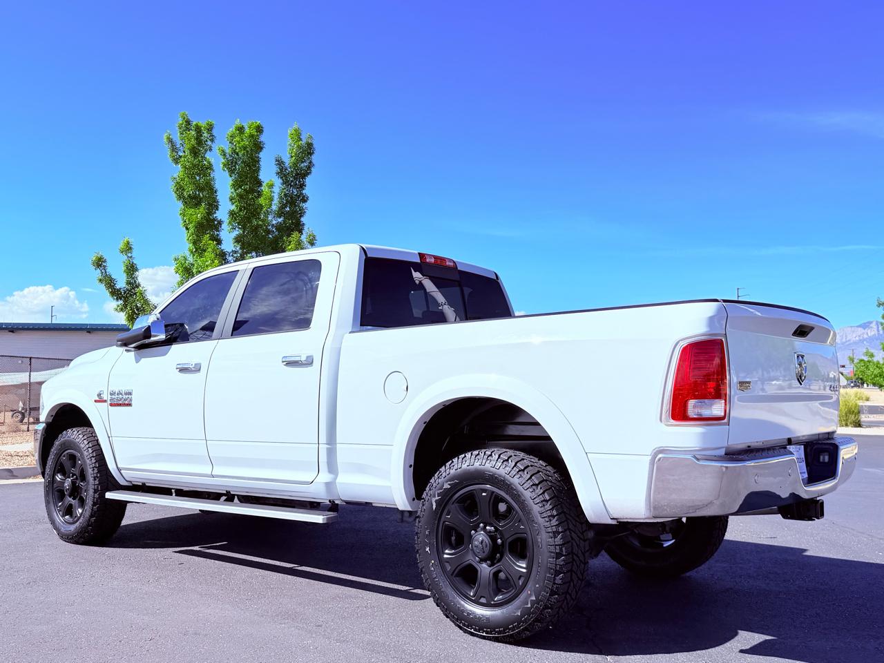 RAM 2500 Laramie 4x4 Crew Cab 6'4" Box 2017