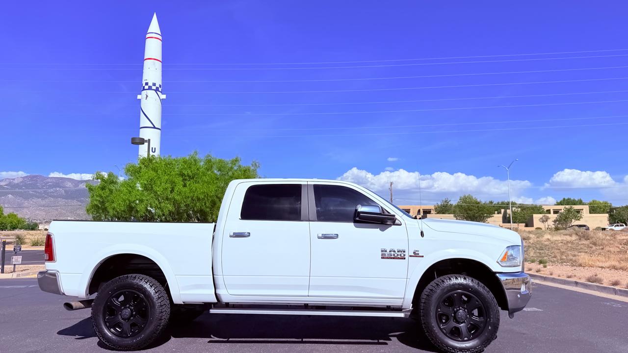 RAM 2500 Laramie 4x4 Crew Cab 6'4" Box 2017