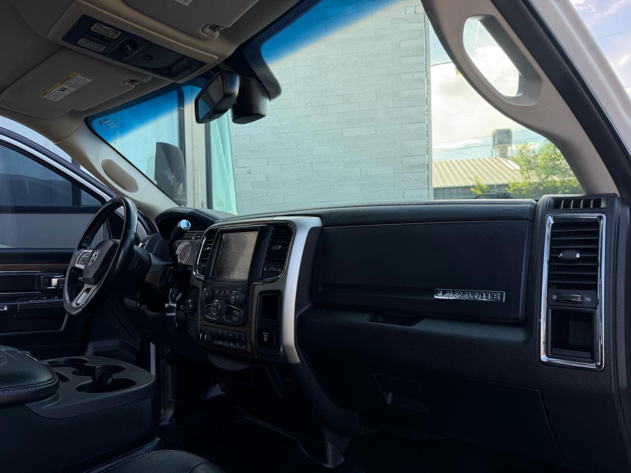 RAM 2500 Laramie 4x4 Crew Cab 6'4" Box 2017