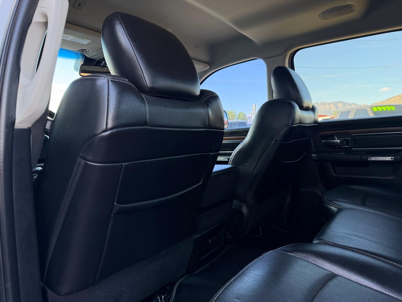 RAM 2500 Laramie 4x4 Crew Cab 6'4" Box 2017