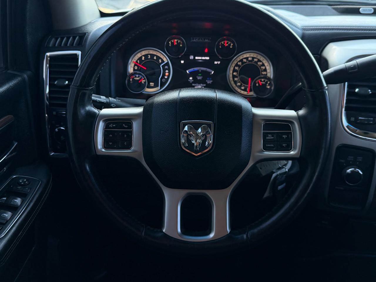 RAM 2500 Laramie 4x4 Crew Cab 6'4" Box 2017
