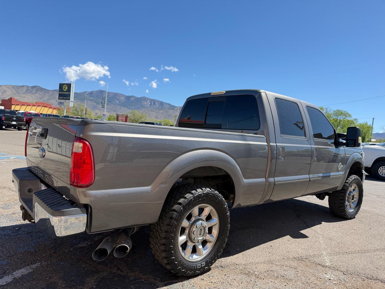 Ford Super Duty F-250 SRW 4WD Crew Cab 156" Lariat 2012