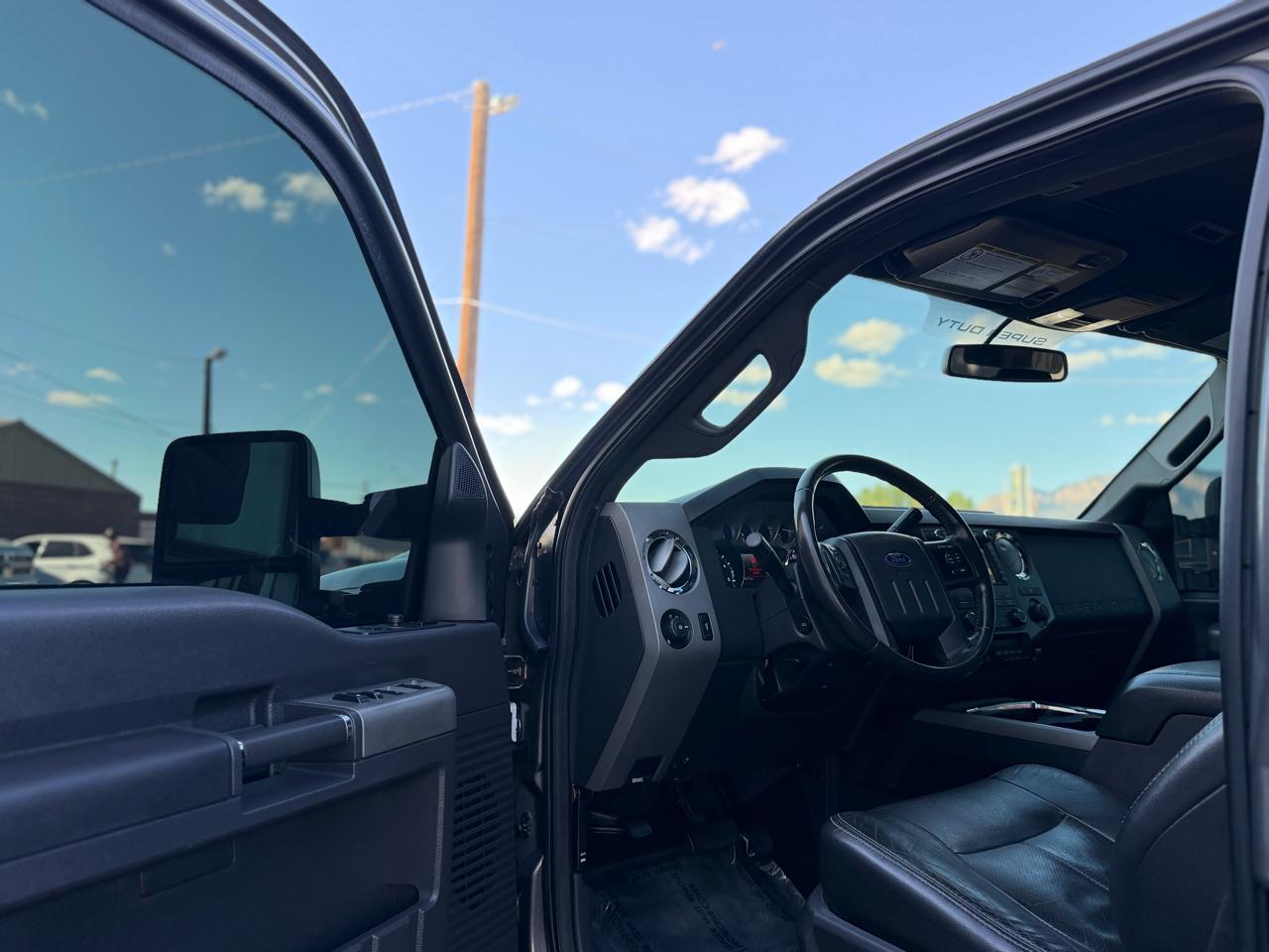 Ford Super Duty F-250 SRW 4WD Crew Cab 156" Lariat 2012