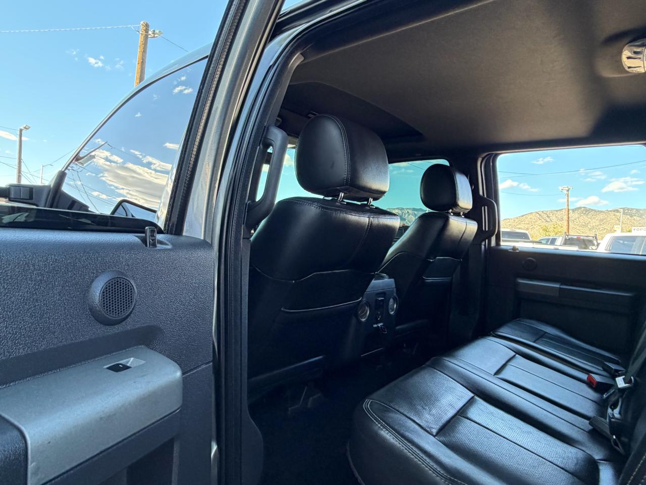 Ford Super Duty F-250 SRW 4WD Crew Cab 156" Lariat 2012