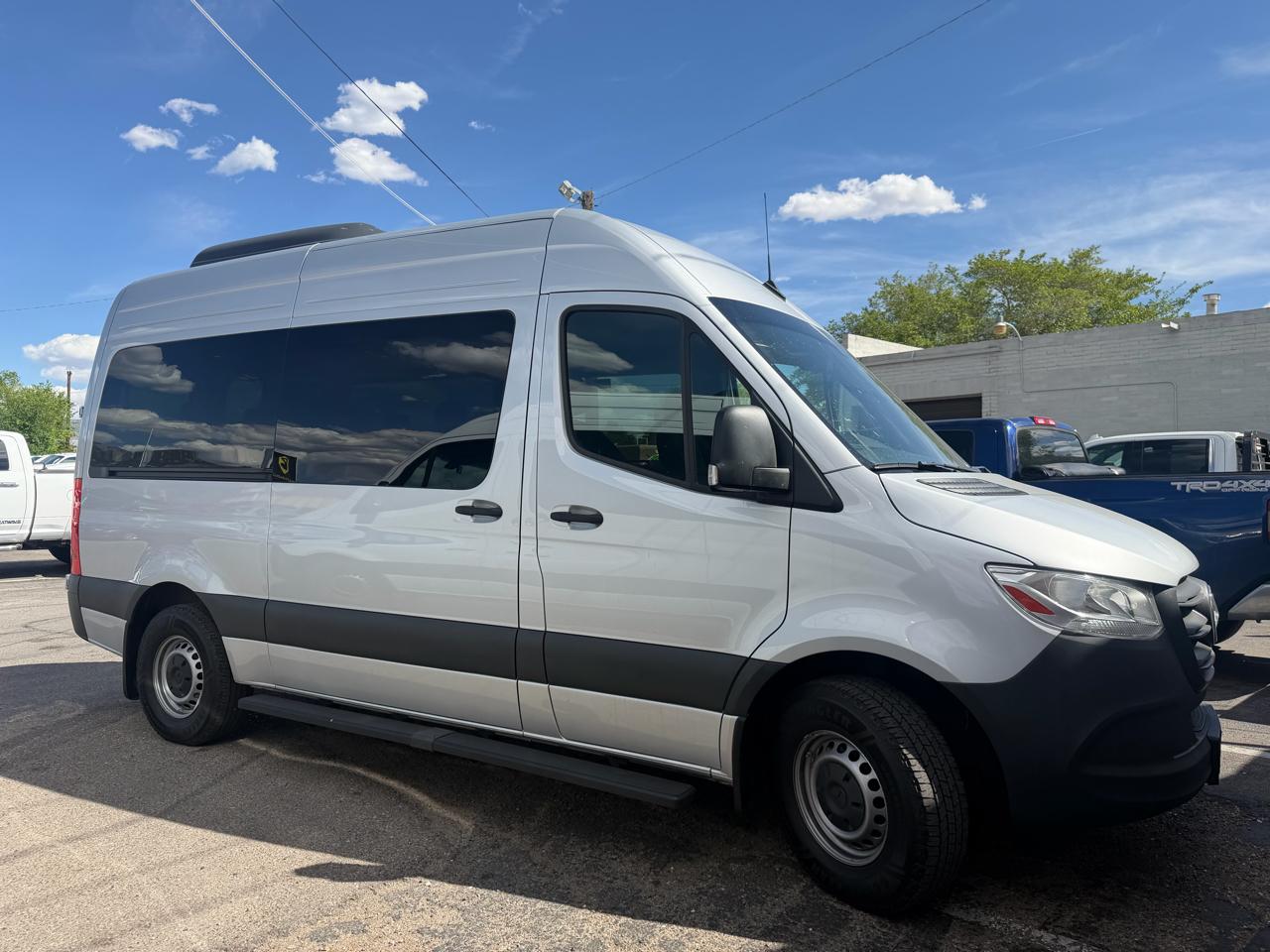 Mercedes-Benz Sprinter Cargo Van 2500 Standard Roof V6 144" 4WD 2022