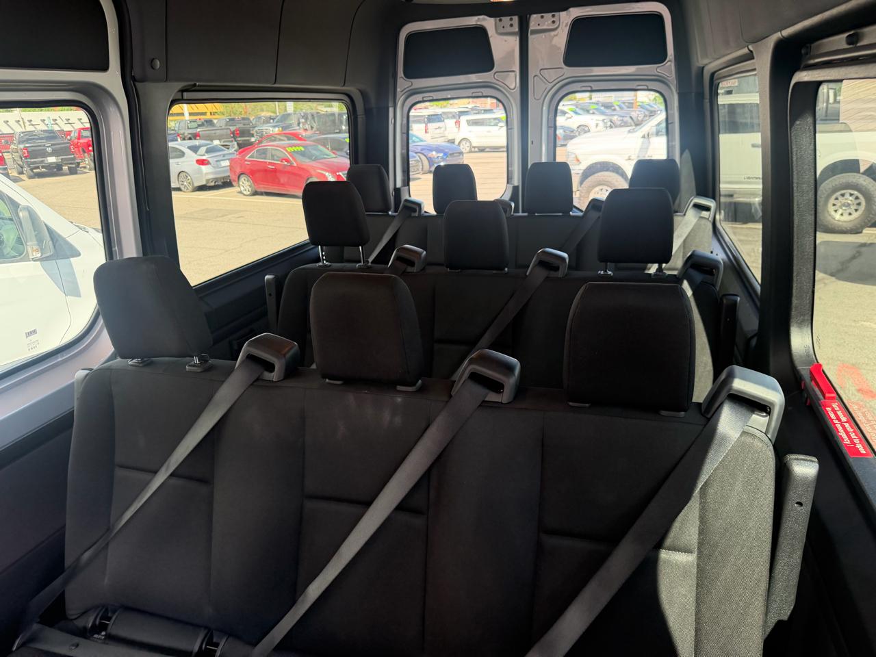 Mercedes-Benz Sprinter Cargo Van 2500 Standard Roof V6 144" 4WD 2022