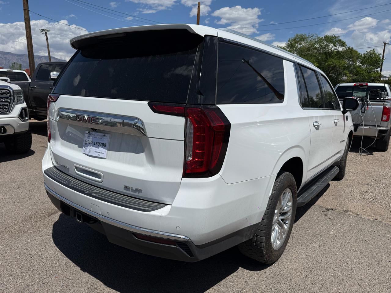 GMC Yukon XL 4WD 4dr SLT 2021