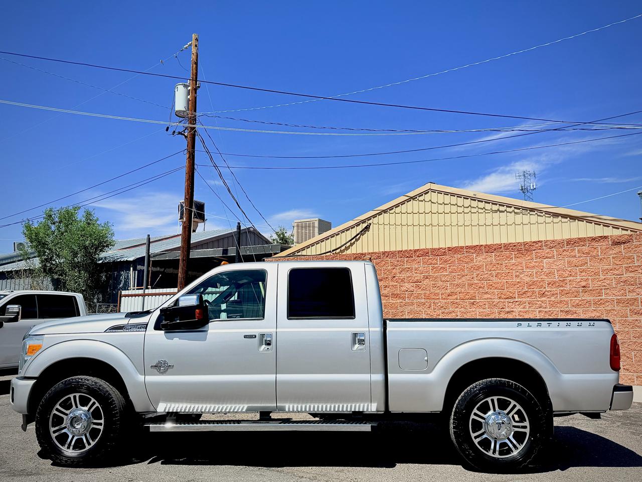 Ford Super Duty F-250 SRW Platinum 4WD Crew Cab 6.75' Box 2015