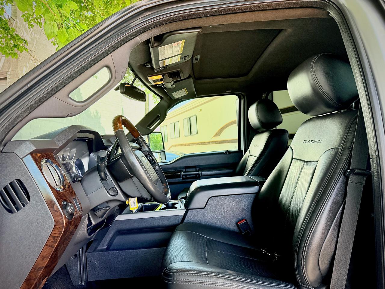 Ford Super Duty F-250 SRW Platinum 4WD Crew Cab 6.75' Box 2015