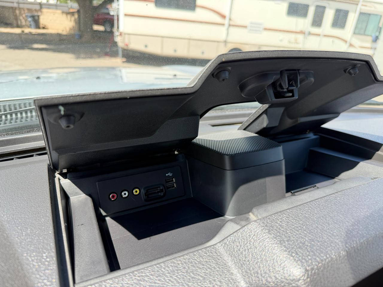 Ford Super Duty F-250 SRW Platinum 4WD Crew Cab 6.75' Box 2015