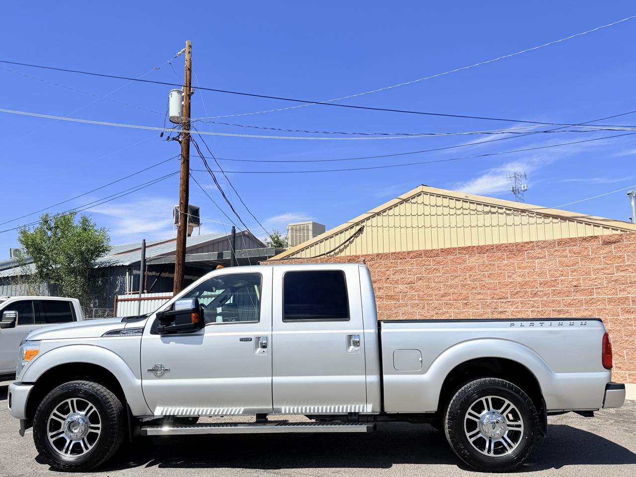 Ford Super Duty F-250 SRW Platinum 4WD Crew Cab 6.75' Box 2015