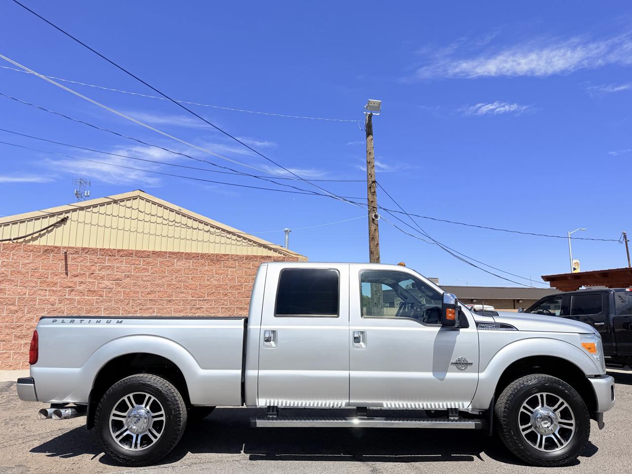 Ford Super Duty F-250 SRW Platinum 4WD Crew Cab 6.75' Box 2015