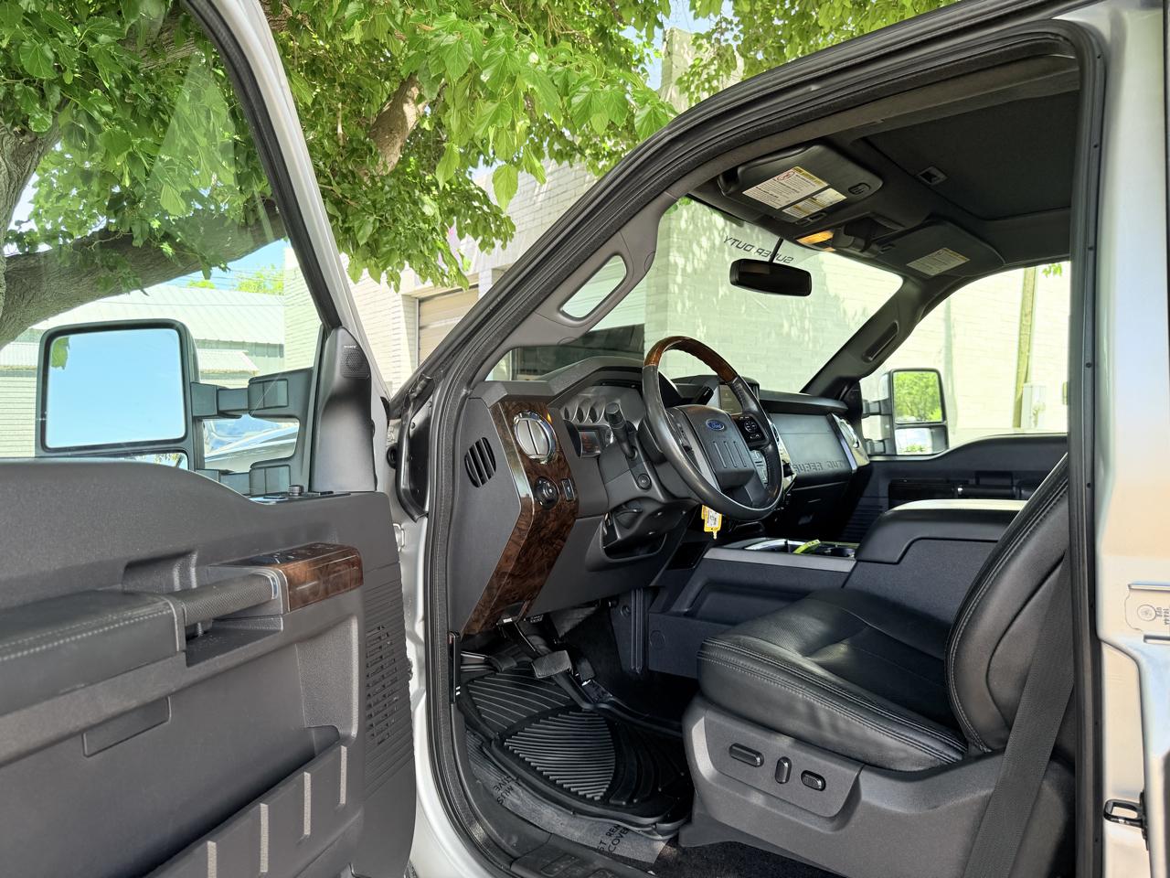 Ford Super Duty F-250 SRW Platinum 4WD Crew Cab 6.75' Box 2015