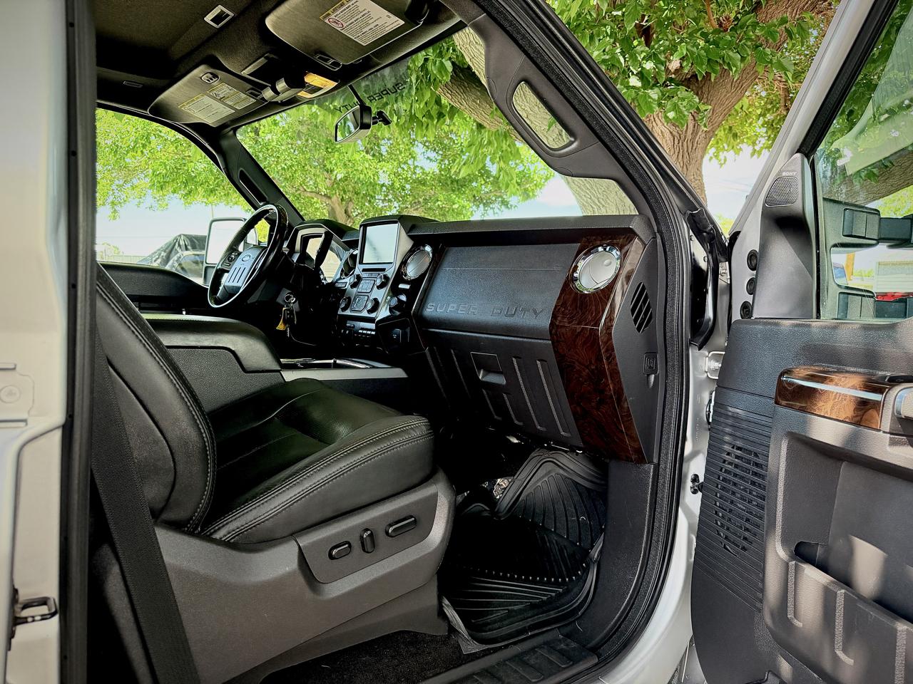 Ford Super Duty F-250 SRW Platinum 4WD Crew Cab 6.75' Box 2015