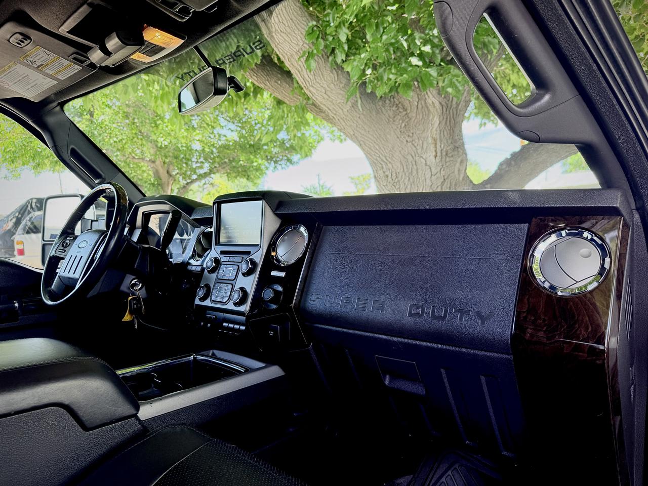 Ford Super Duty F-250 SRW Platinum 4WD Crew Cab 6.75' Box 2015