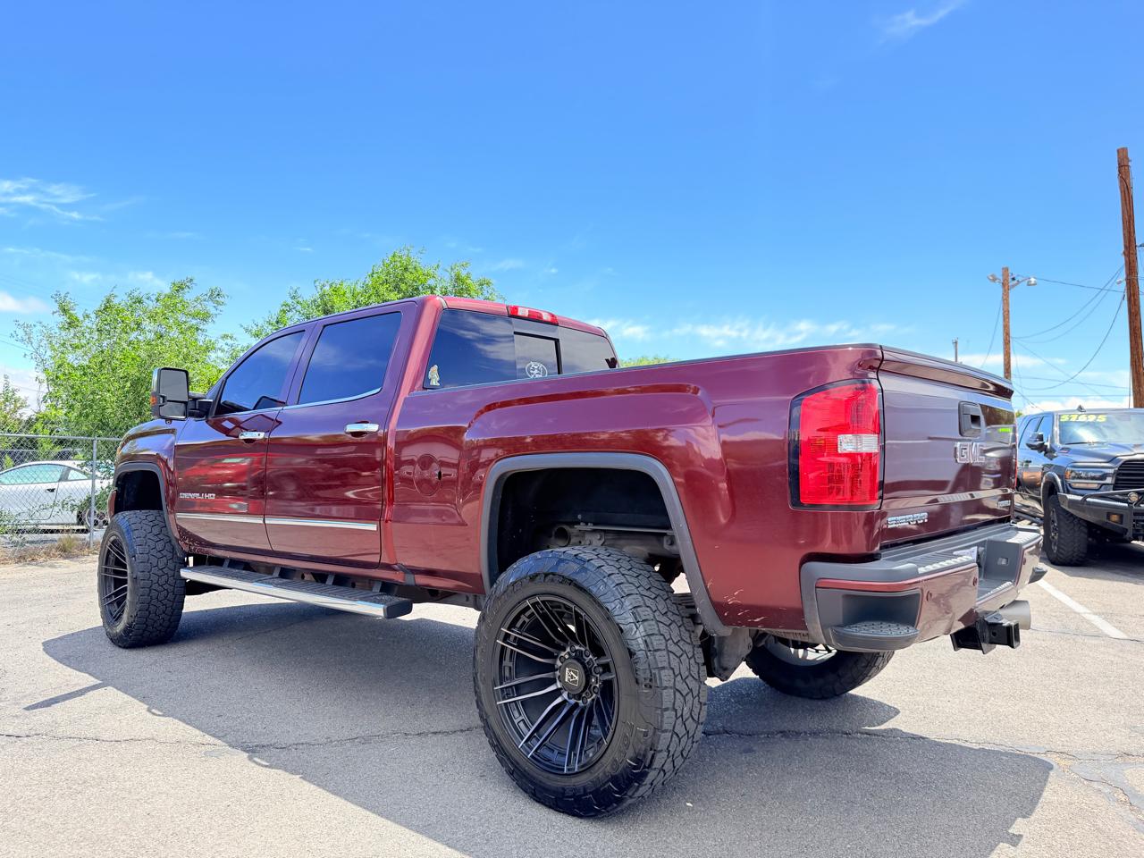 GMC Sierra 2500HD 4WD Crew Cab 153.7" Denali 2017