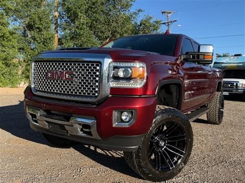 2017 GMC Sierra 2500HD 4WD Crew Cab 153.7" Denali