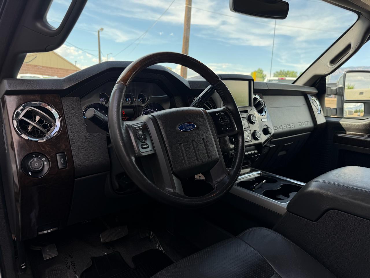 Ford Super Duty F-250 SRW 4WD Crew Cab 156" Platinum 2015