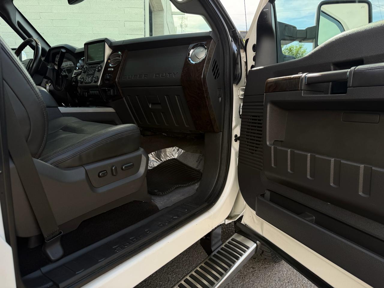 Ford Super Duty F-250 SRW 4WD Crew Cab 156" Platinum 2015