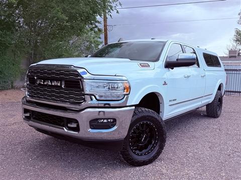 2022 RAM 3500 Limited 4x4 Crew Cab 8' Box
