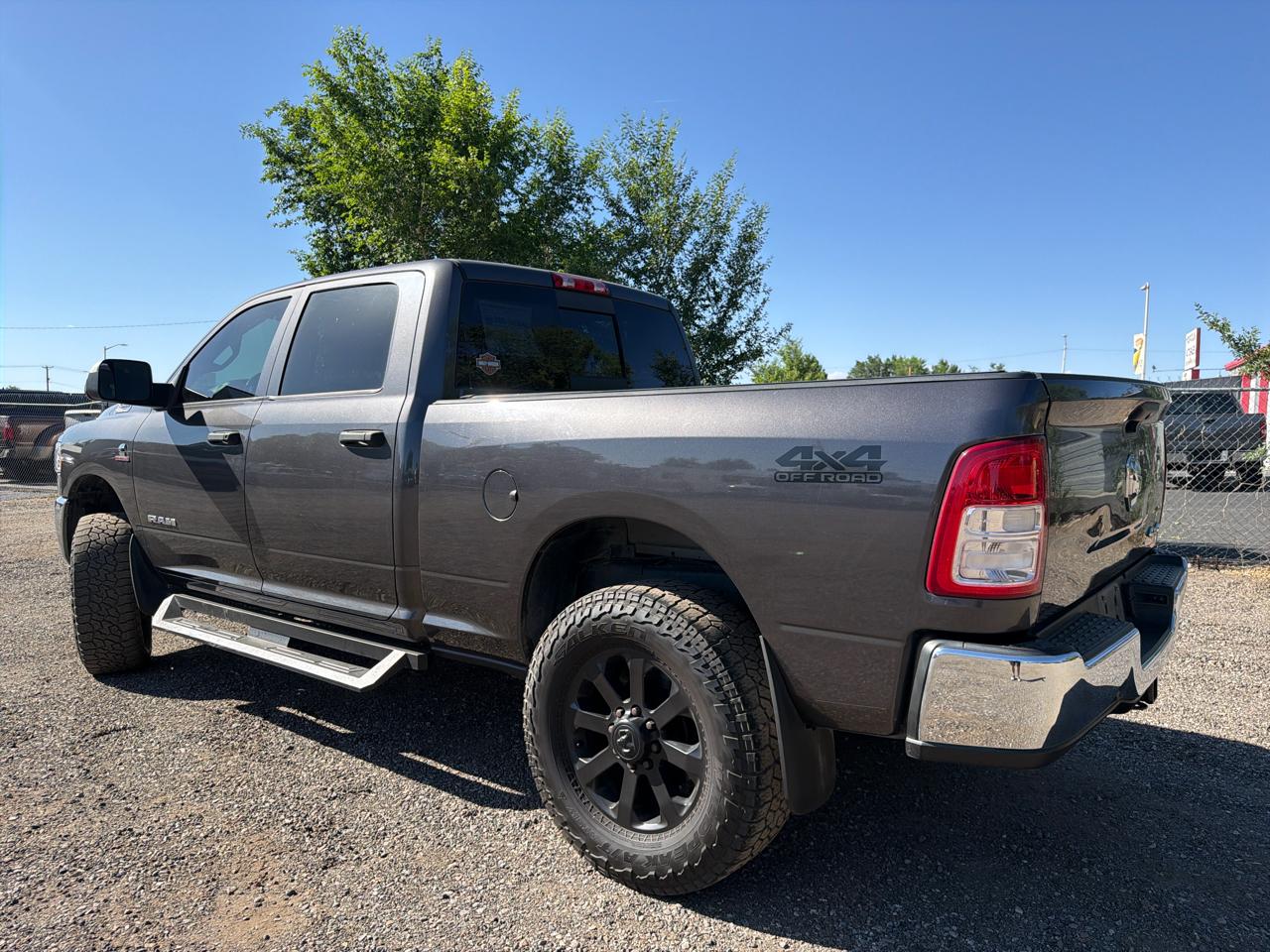 RAM 2500 Tradesman 4x4 Crew Cab 6'4" Box 2019