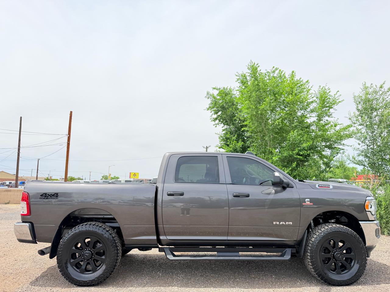 RAM 2500 Tradesman 4x4 Crew Cab 6'4" Box 2019