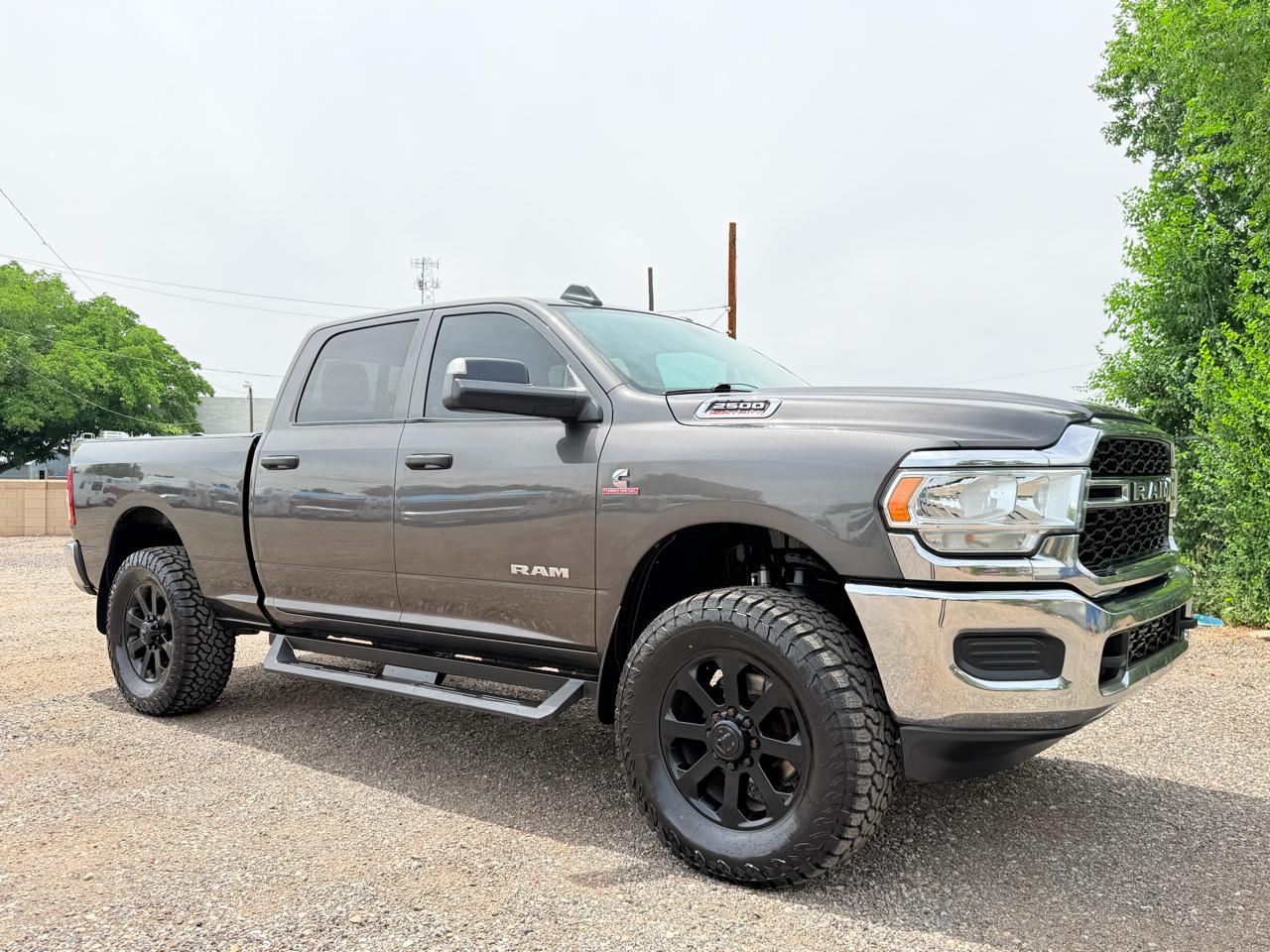 RAM 2500 Tradesman 4x4 Crew Cab 6'4" Box 2019