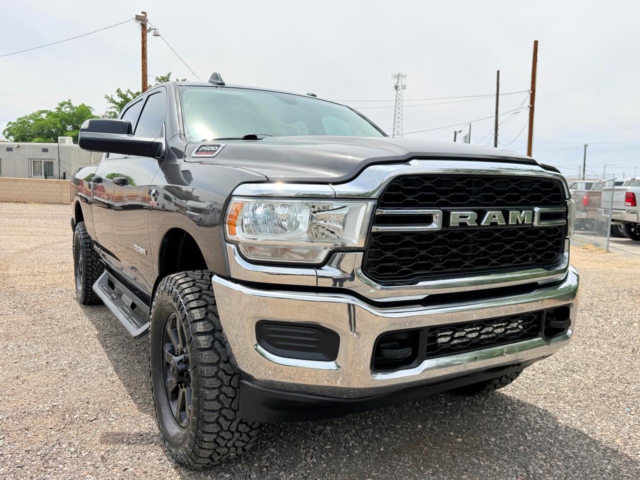 RAM 2500 Tradesman 4x4 Crew Cab 6'4" Box 2019