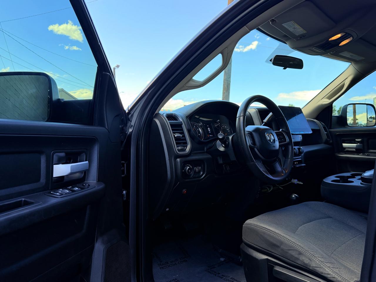 RAM 2500 Tradesman 4x4 Crew Cab 6'4" Box 2019