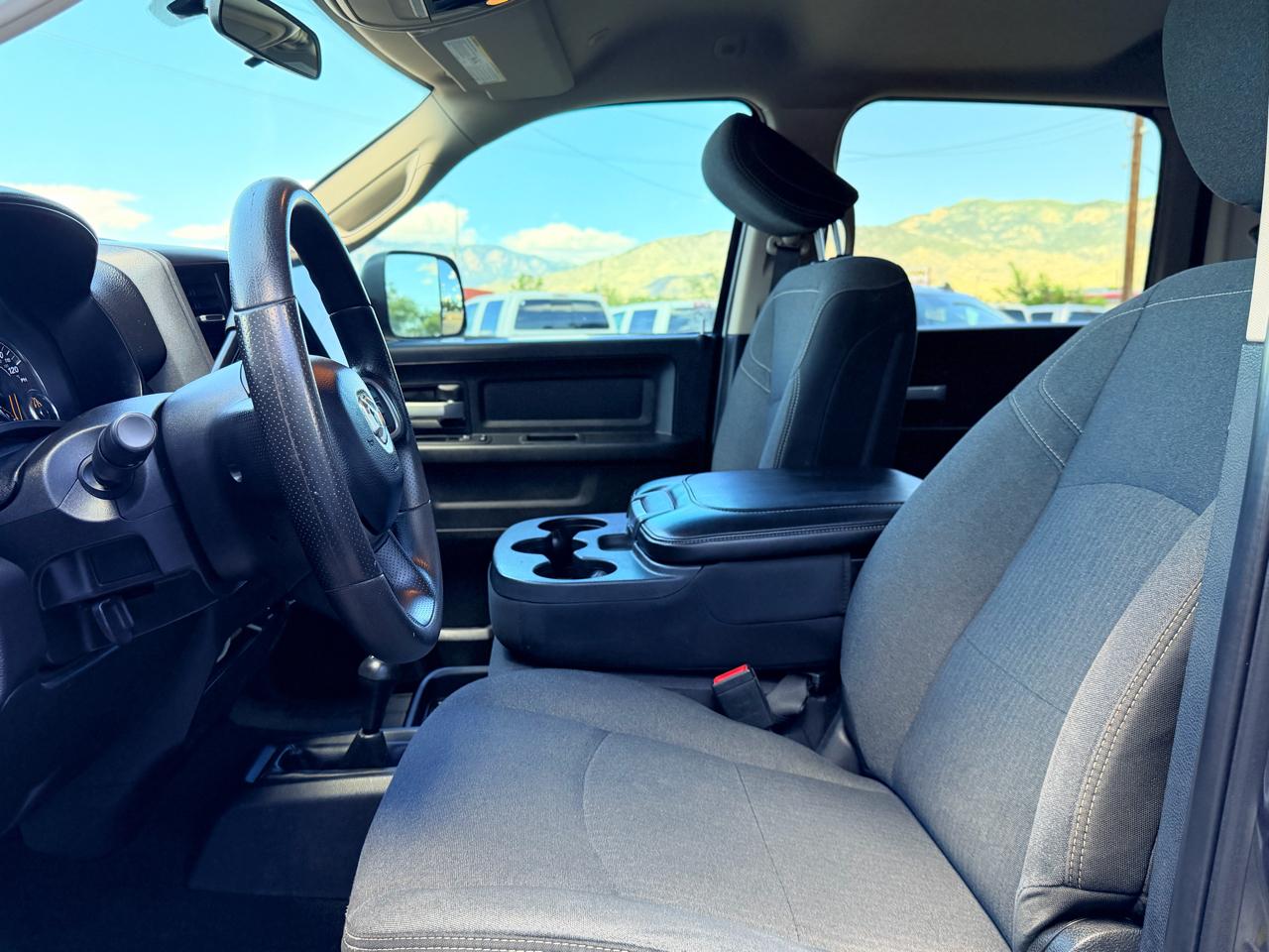 RAM 2500 Tradesman 4x4 Crew Cab 6'4" Box 2019