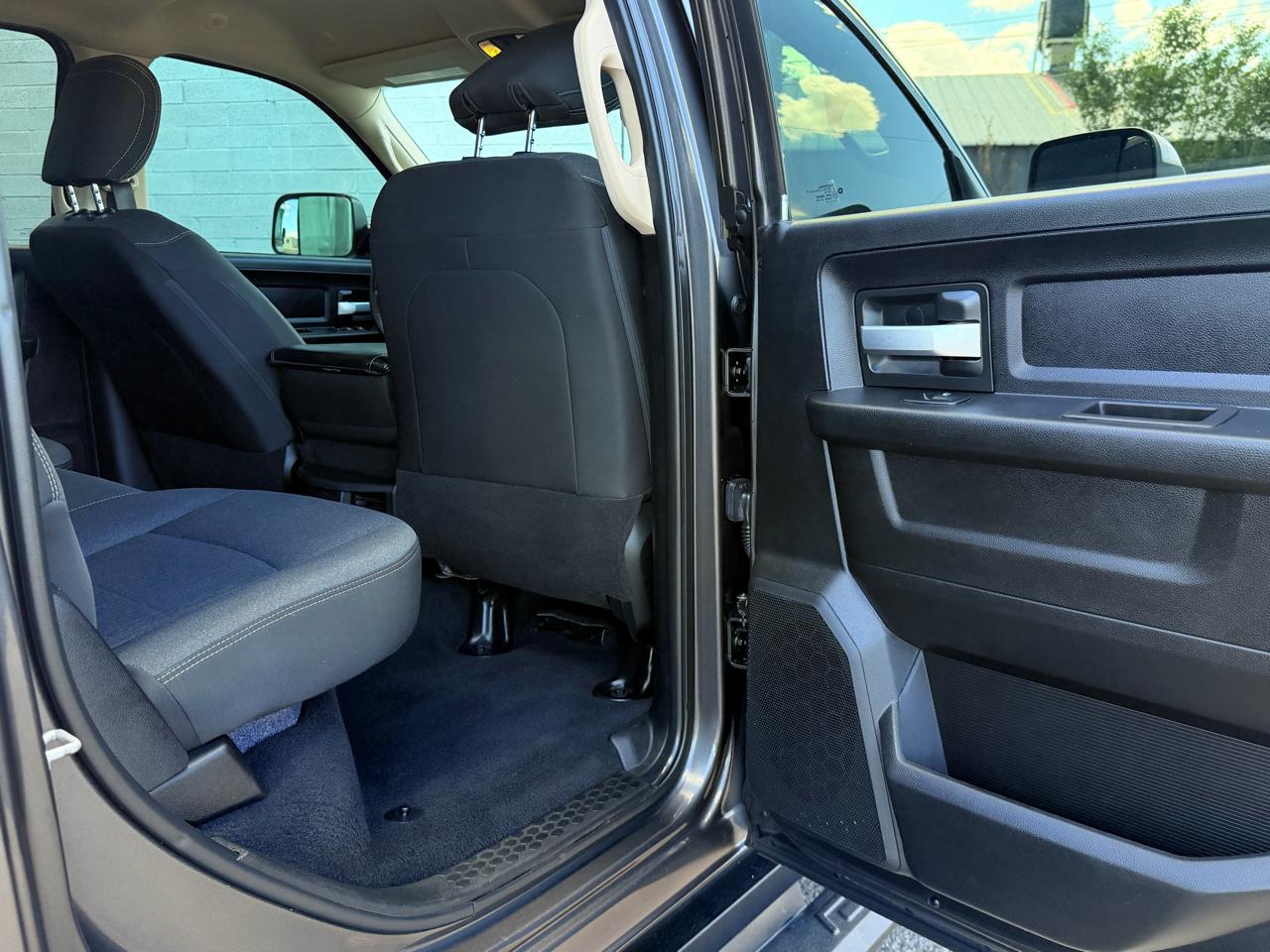 RAM 2500 Tradesman 4x4 Crew Cab 6'4" Box 2019