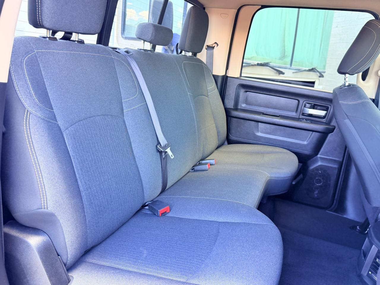 RAM 2500 Tradesman 4x4 Crew Cab 6'4" Box 2019