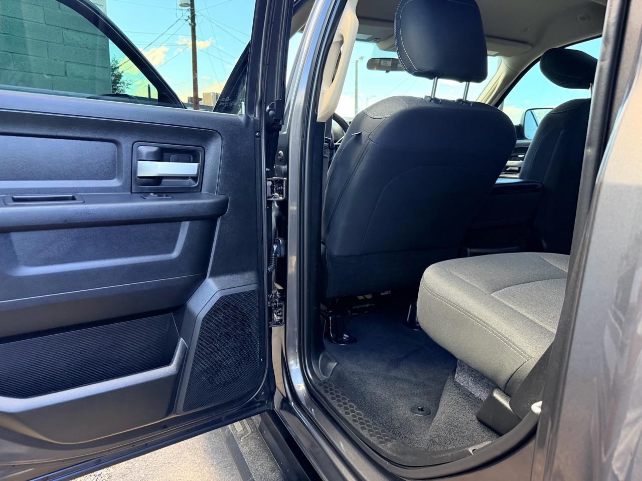 RAM 2500 Tradesman 4x4 Crew Cab 6'4" Box 2019
