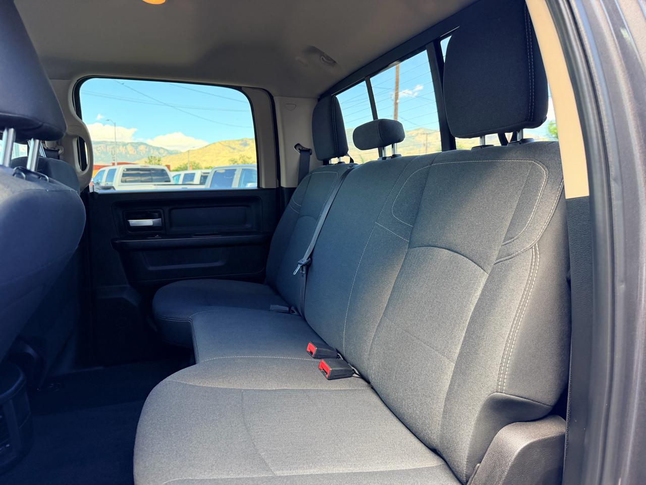 RAM 2500 Tradesman 4x4 Crew Cab 6'4" Box 2019