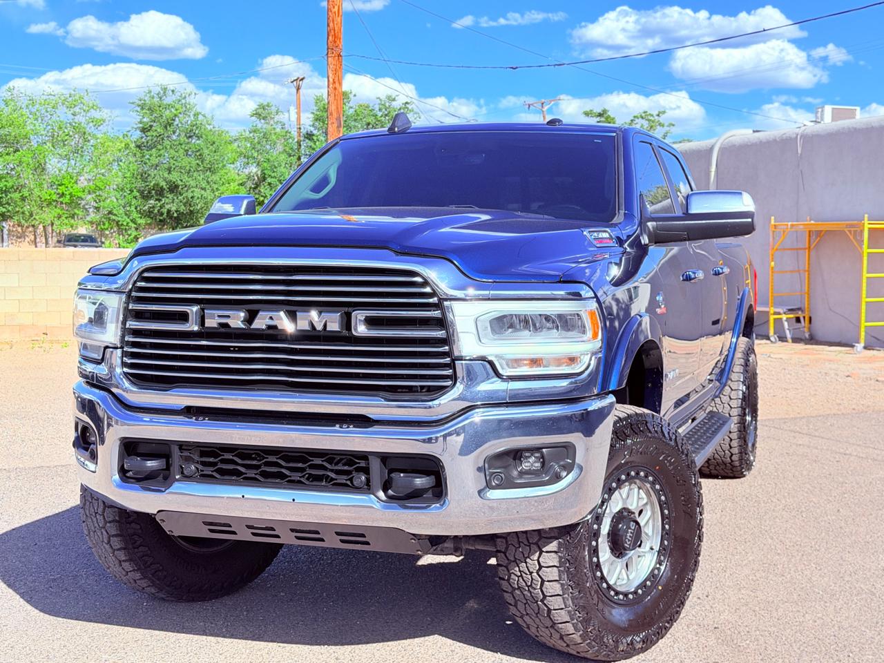 RAM 2500 Laramie 4x4 Crew Cab 6'4" Box 2019