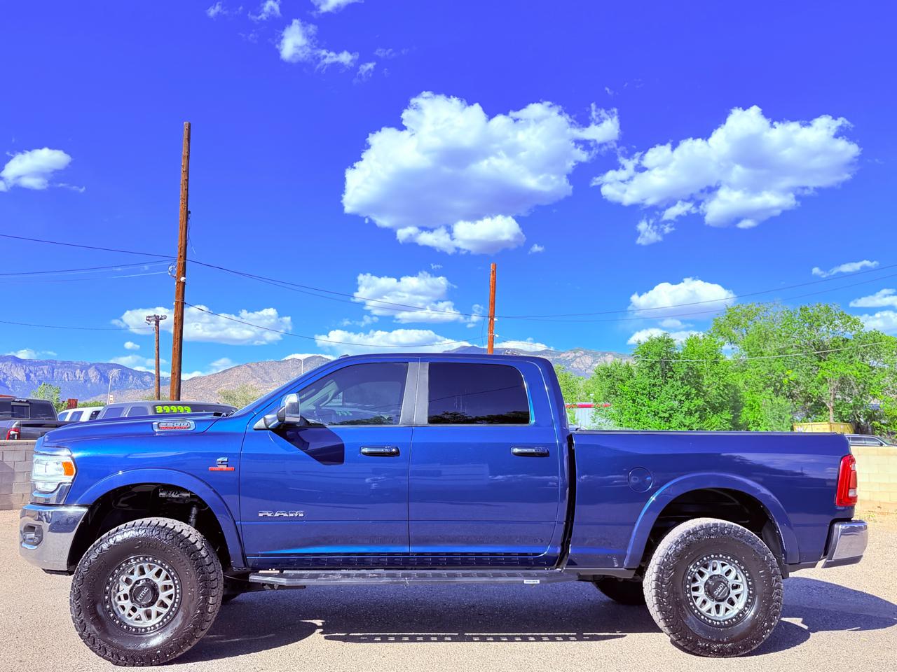 RAM 2500 Laramie 4x4 Crew Cab 6'4" Box 2019
