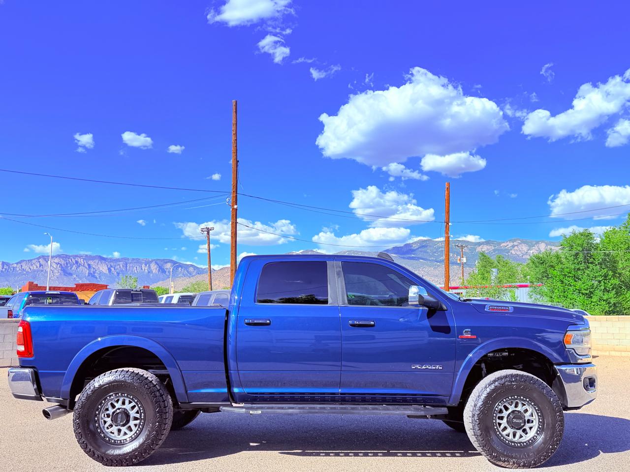 RAM 2500 Laramie 4x4 Crew Cab 6'4" Box 2019