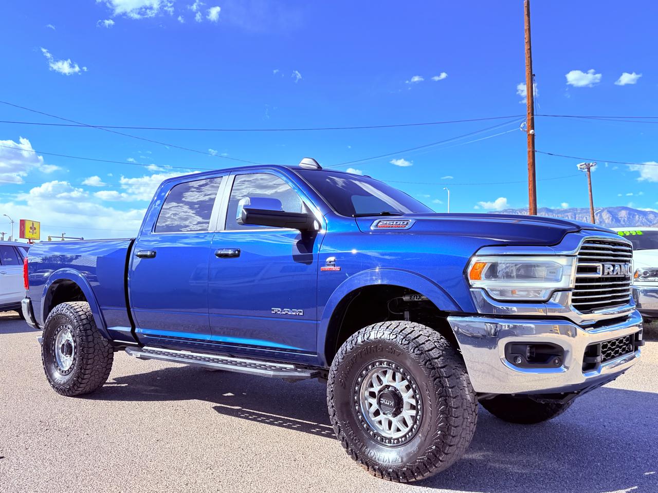 RAM 2500 Laramie 4x4 Crew Cab 6'4" Box 2019
