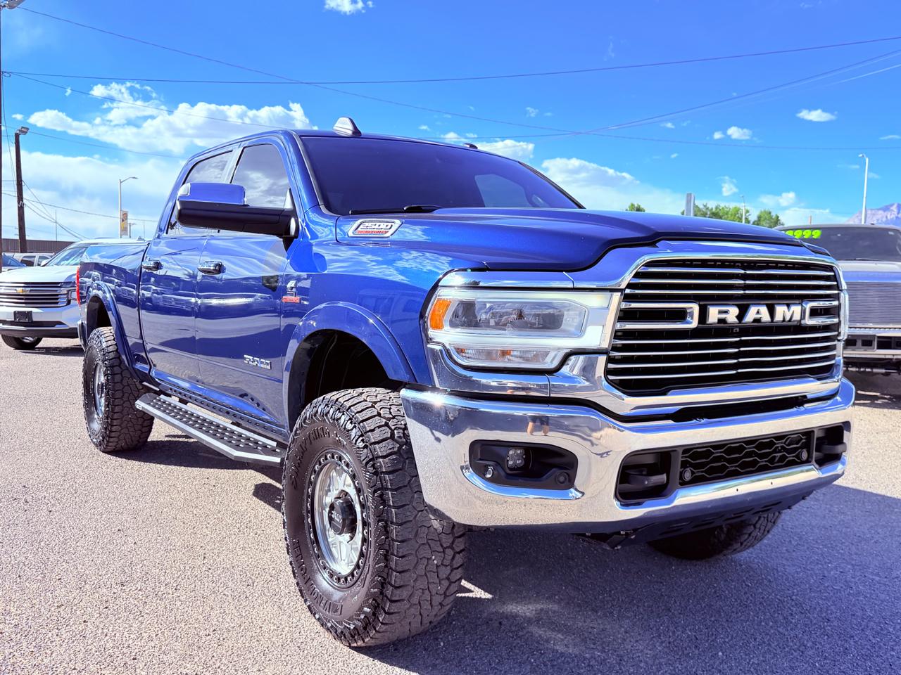 RAM 2500 Laramie 4x4 Crew Cab 6'4" Box 2019