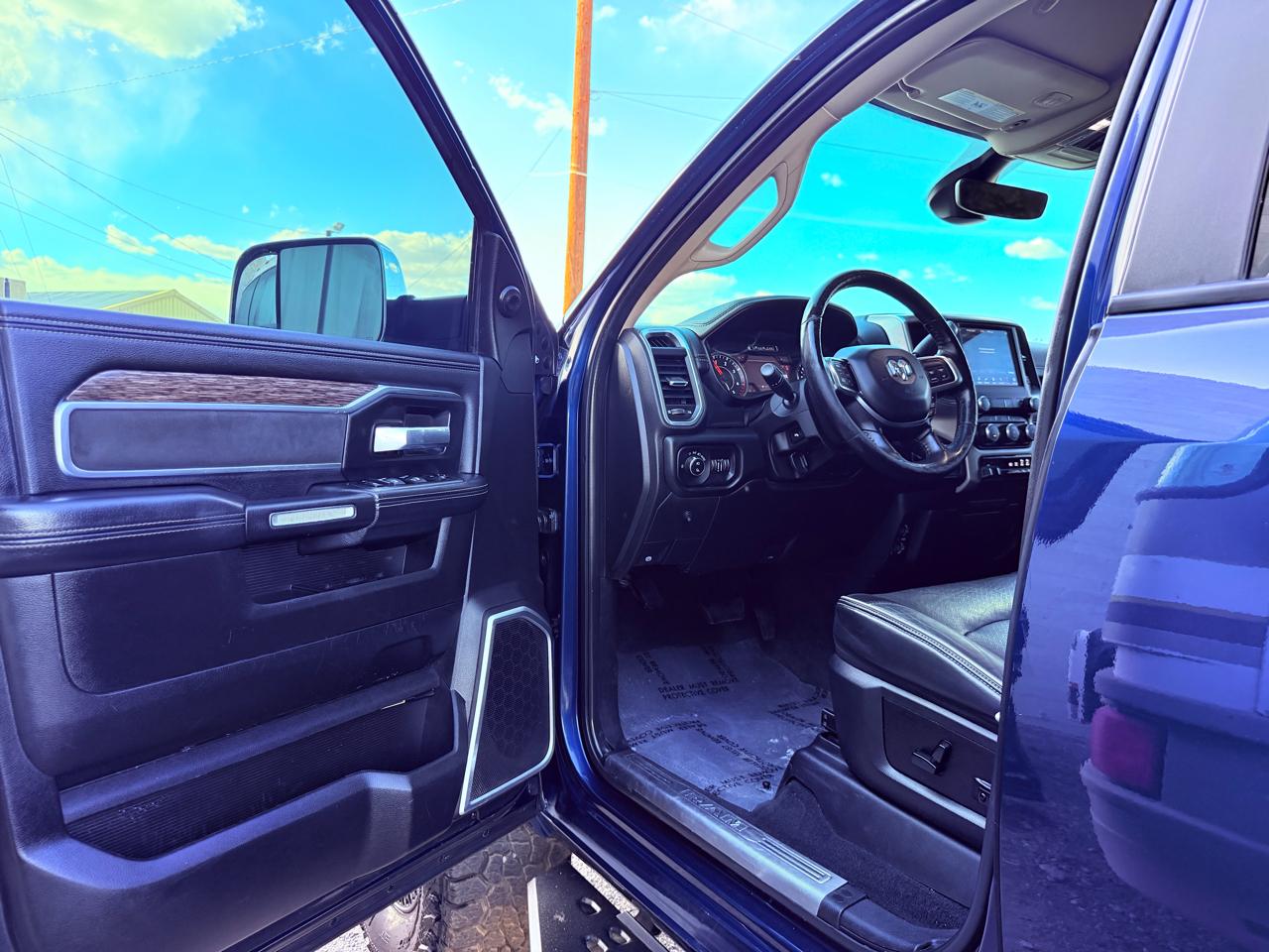 RAM 2500 Laramie 4x4 Crew Cab 6'4" Box 2019