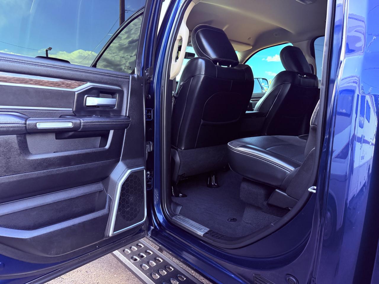RAM 2500 Laramie 4x4 Crew Cab 6'4" Box 2019