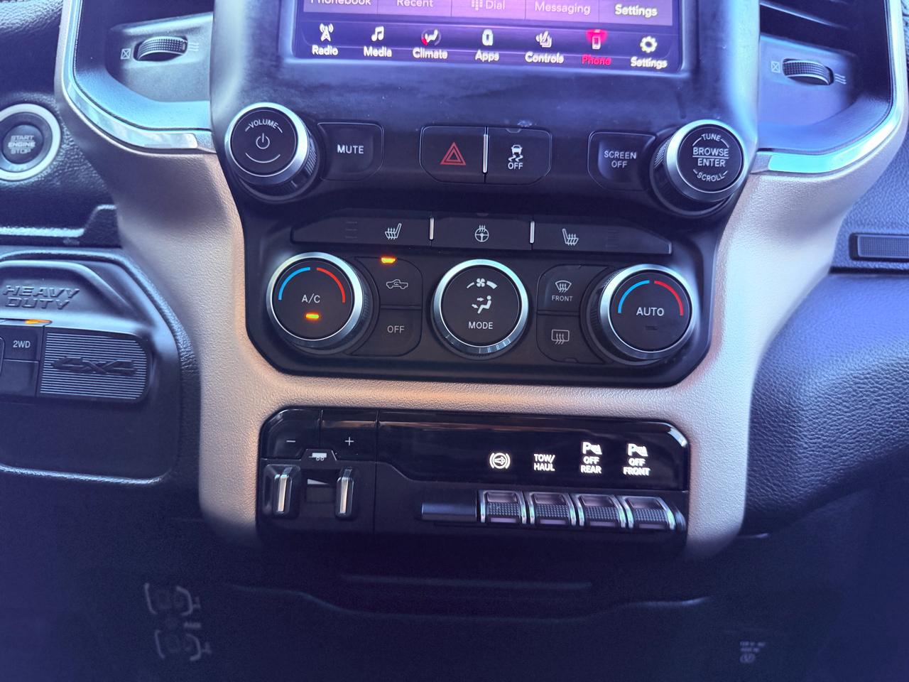 RAM 2500 Laramie 4x4 Crew Cab 6'4" Box 2019