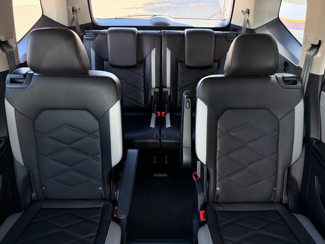 Volkswagen Atlas 2.0T Peak Edition 4MOTION 2026