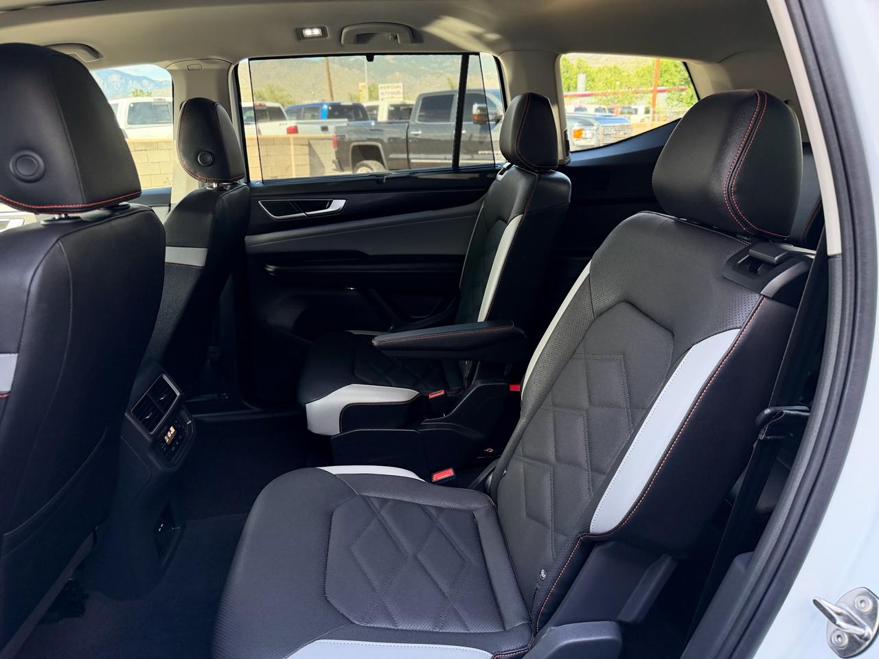Volkswagen Atlas 2.0T Peak Edition 4MOTION 2026