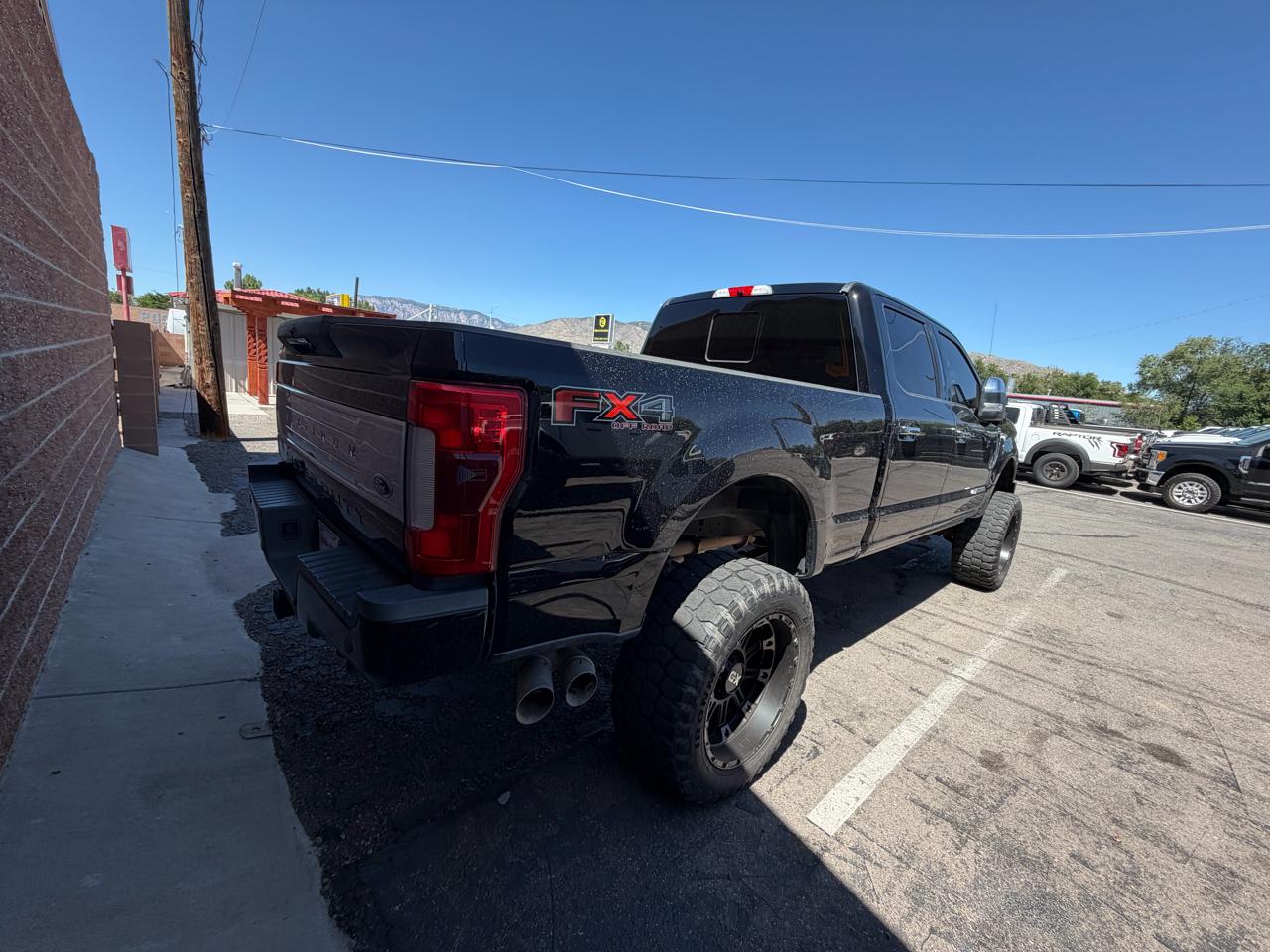 Ford Super Duty F-250 SRW King Ranch 4WD Crew Cab 8' Box 2017