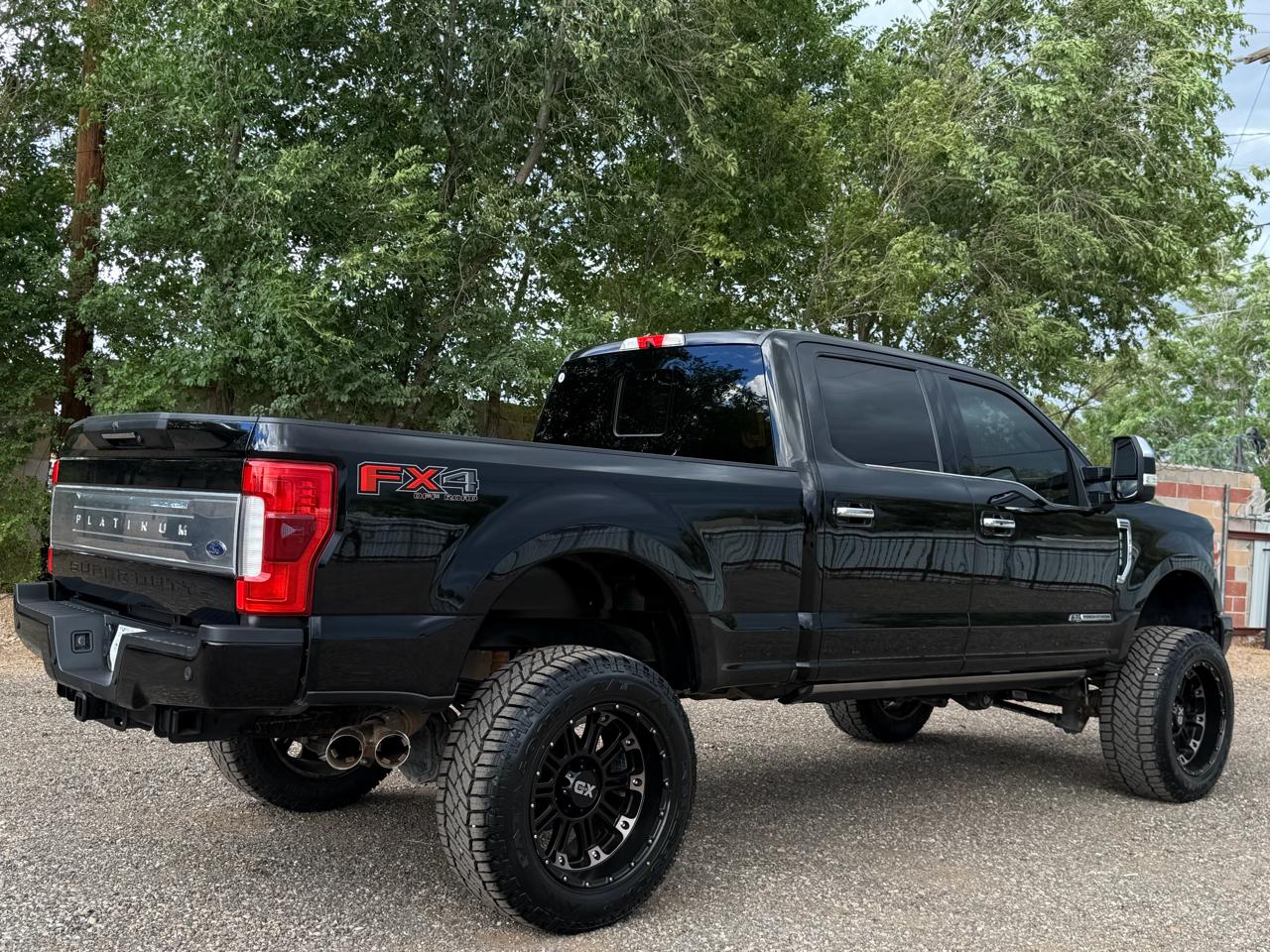 Ford Super Duty F-250 SRW Platinum 4WD Crew Cab 6.75' Box 2017